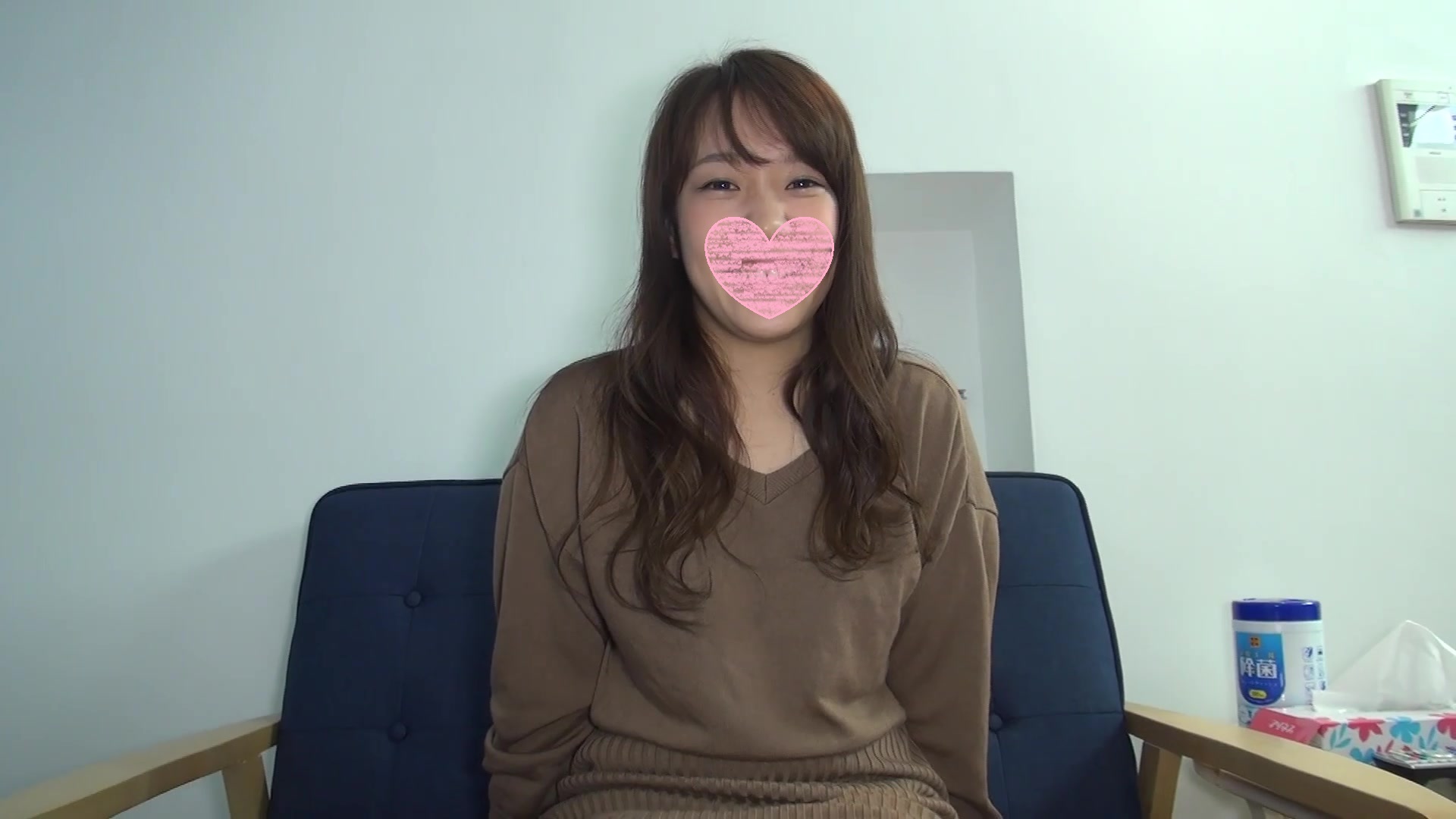 Emi-chan who works at a fast food restaurant reappears An ordinary girl who reunited for the first time in a long time challenges 3P for the first time