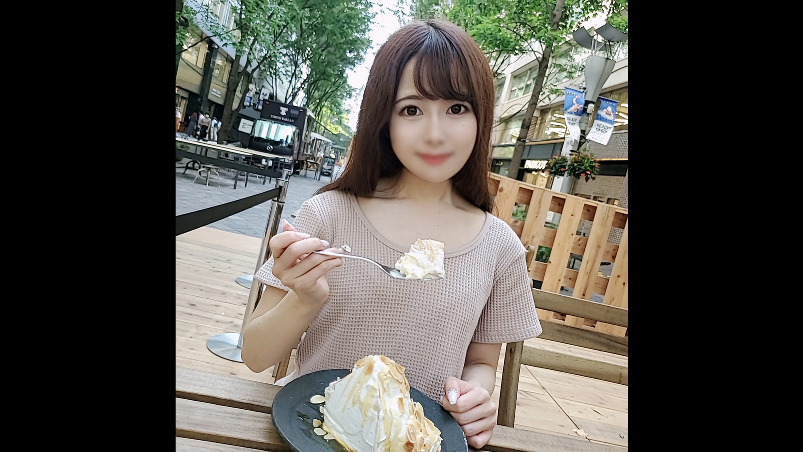 Limited number of first shots Uncensored Even such a dignified girlfriend could not escape from sexual desire Creampie to an elegant and neat beauty who seduces me by licking her tongue her masturbation video with a privilege