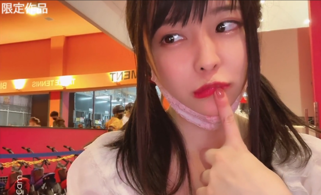 A top secret video taken at a hotel with a half-beautiful 18-year-old graduate with a brilliant career is released at once