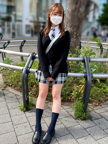 Limited quantity Natural huge breasts A big pie girl who is squeezed by all the boys in the class Yussa Yusa I stabbed my pussy while shaking