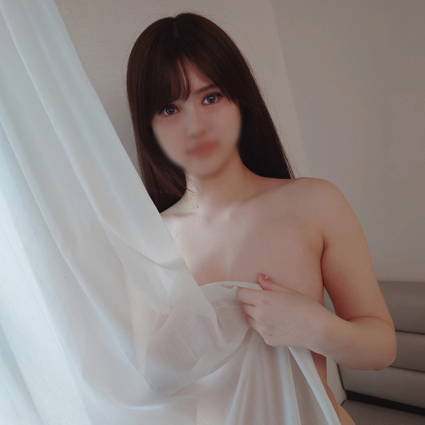 Exposed face Limited until 84 Uncensored A cute girl with snow-white skin and big beautiful eyes