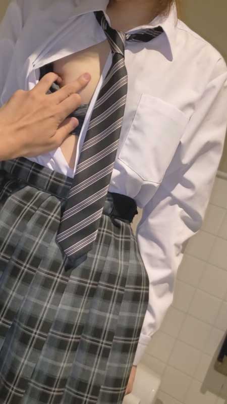 Bareback in a public toilet Prefectural general course short hair tall former volleyball club