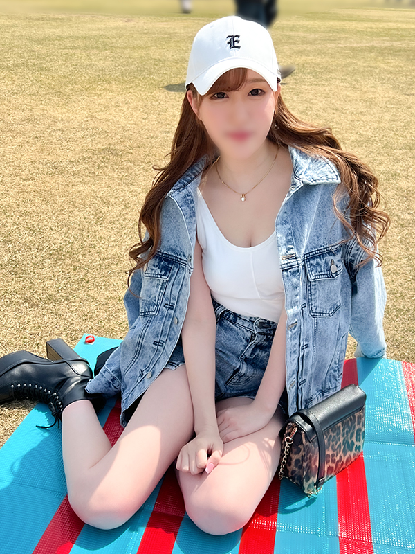 Limited Quantity Immediate Sico Project Too Lewd Body Hairdresser Nao-chan 22 H Cup Wet Wet Shaved Pussy Creampie Facial