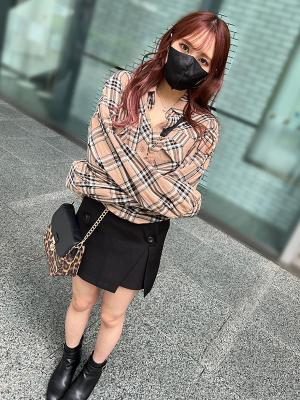 Limited Quantity Appearance Cute Porhuber A-chan 21 years old removes the mask for the first time in public raw sex creampie x 2