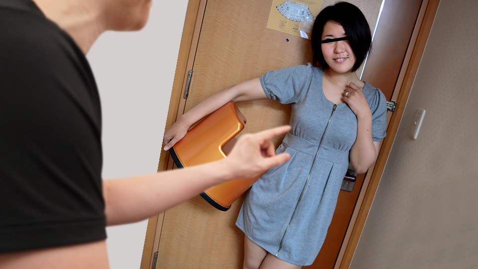 Bring a naughty toy chair! Prostitute with sexy entrance