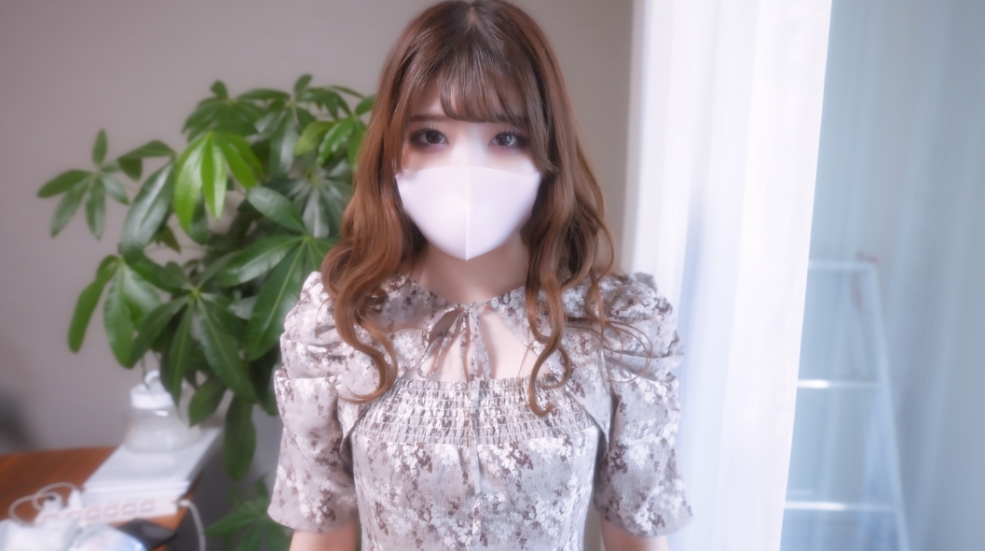 18 years old 1st year nursing school part-time job is a maid at a maid cafe