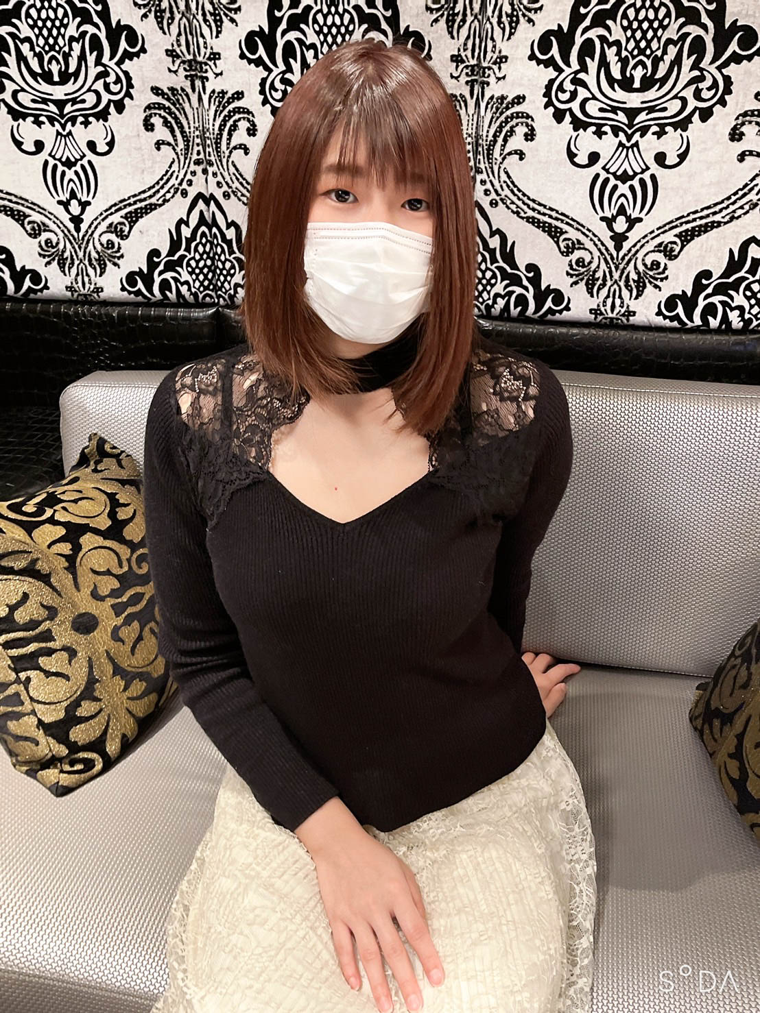 Personal shooting Creampie raw vaginal cum shot to a serious beautiful wife c**ldren who is a pleasure addict who satisfies her desire with a dating cock during her husbands work Married woman Saki 25 years old
