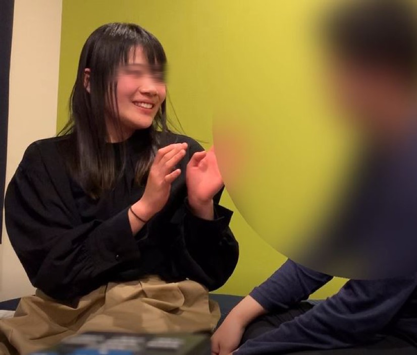 Completely original amateur shooting A 23-year-old female college student who met with a matching app and has too sensitive ears gets drunk and goes crazy at a business hotel fixed camera