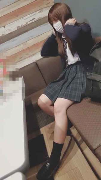 Prefectural Commercial Department Tennis Club Tsundere Girl Karaoke After handjob raw cock is pressed in the rental room Gonzo