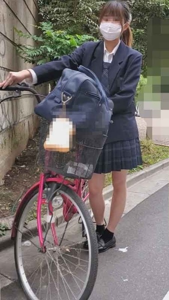 Prefectural Ordinary Course Badminton Club Inserted into a sweaty first pussy on the way home from club activities