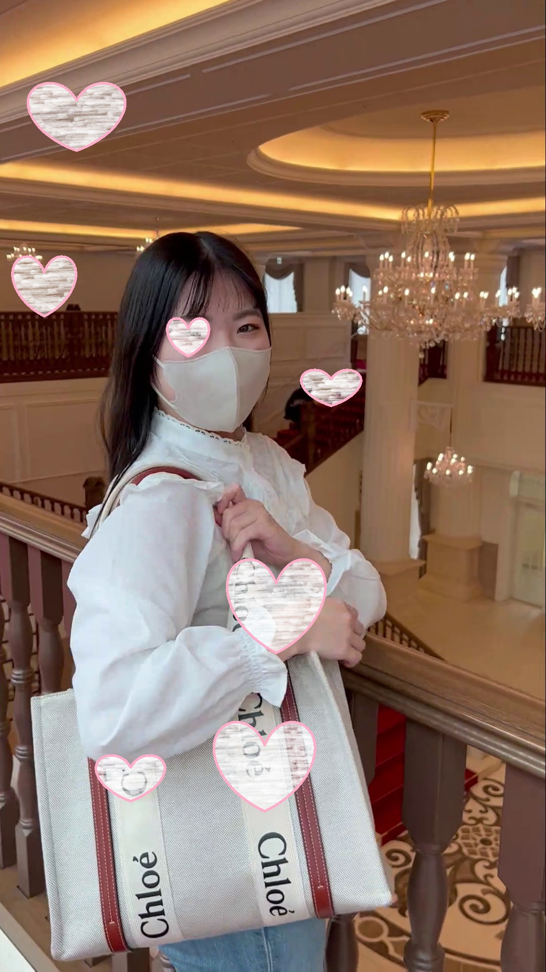 Maha-chan 19 years old is in uniform costume and has a vaginal cum shot