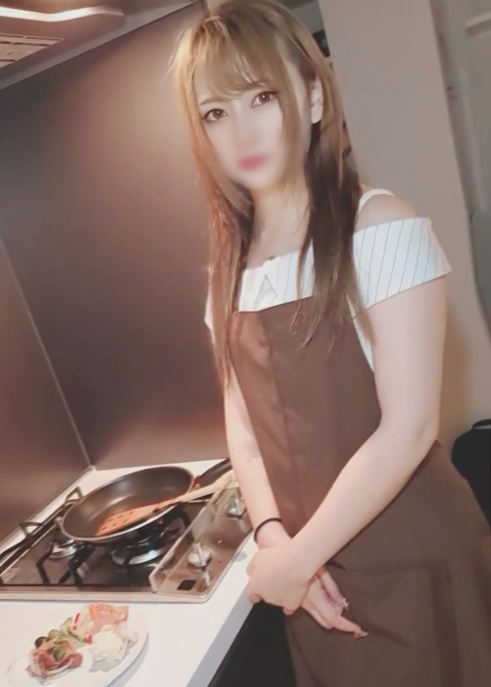 Appearance A single mother who manages a restaurant and cums on her way home from business negotiations Sex hidden by her c**ld at home at a later date