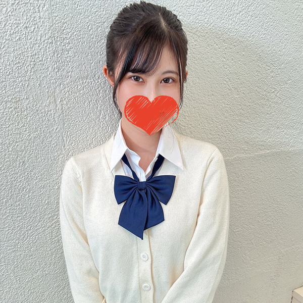 A teenage student with an E-cup body where sex appeal and cuteness coexist A large amount of squirting with a body that is too mature and erotic