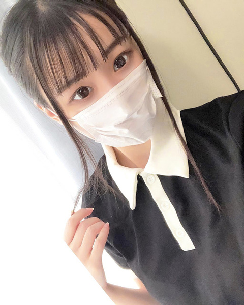 70 Im excited to see a delicate and delicate fair-skinned girl with beautiful breasts twice but Im excited to see her pant while distorting her neat face
