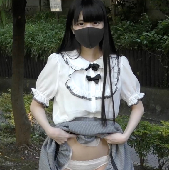 Mel I was trained to expose myself for the first time and I was too embarrassed but I want to be seen again and I want to be seen