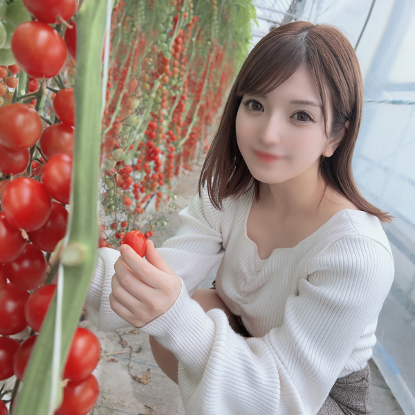 First shooting Appearance Kyoga New Years Day Limited 500pt Uncensored Female announcer aspiring super cute present A female college student hides in the corner of a shrine and gets a blowjob in the open mouth