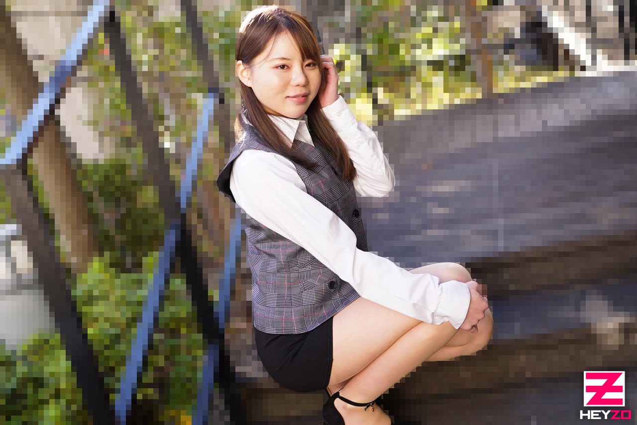 Too Naughty Receptionist Masturbates At Work! - Reni Tamaki