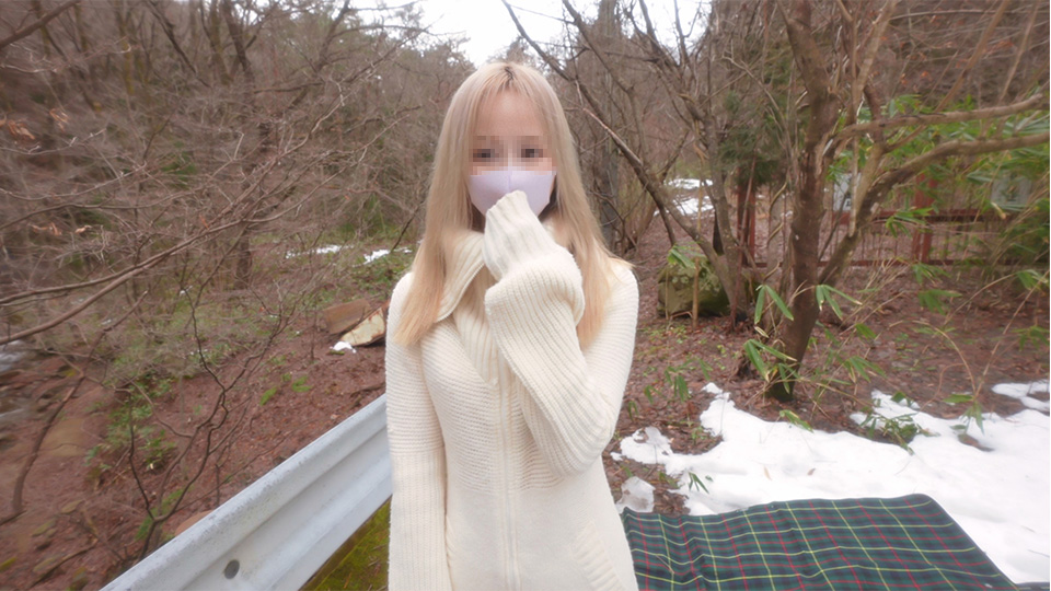 Belongs to a real celebrity production company talent and model who appears on the ground complete outdoor blue sky SEX slapping neck ch**ing deep throat insertion continuous hell 3 rounds of vaginal cum shot personal shooting original 316th shot