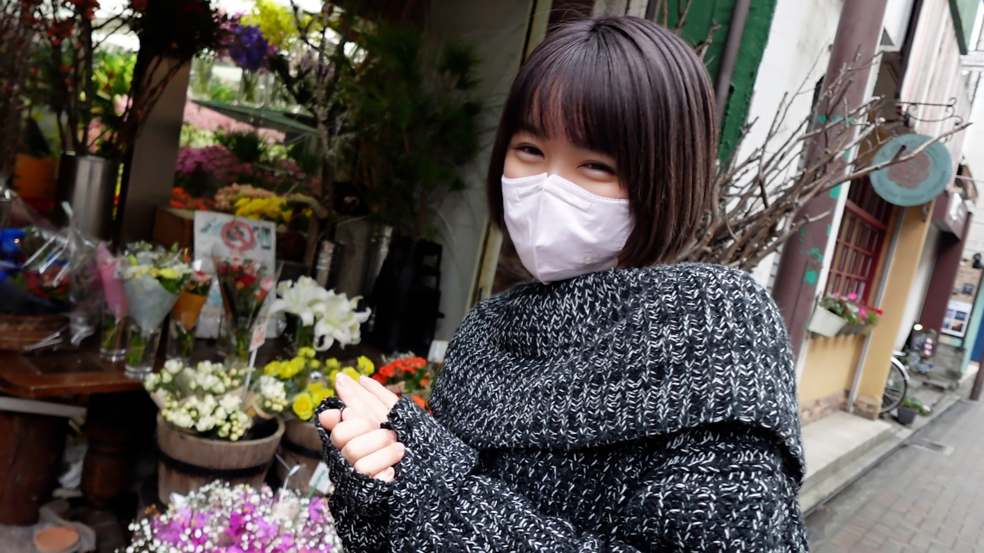 Good and cute present Shotka female college student hides his identity to a middle-aged man who likes it as much as you want