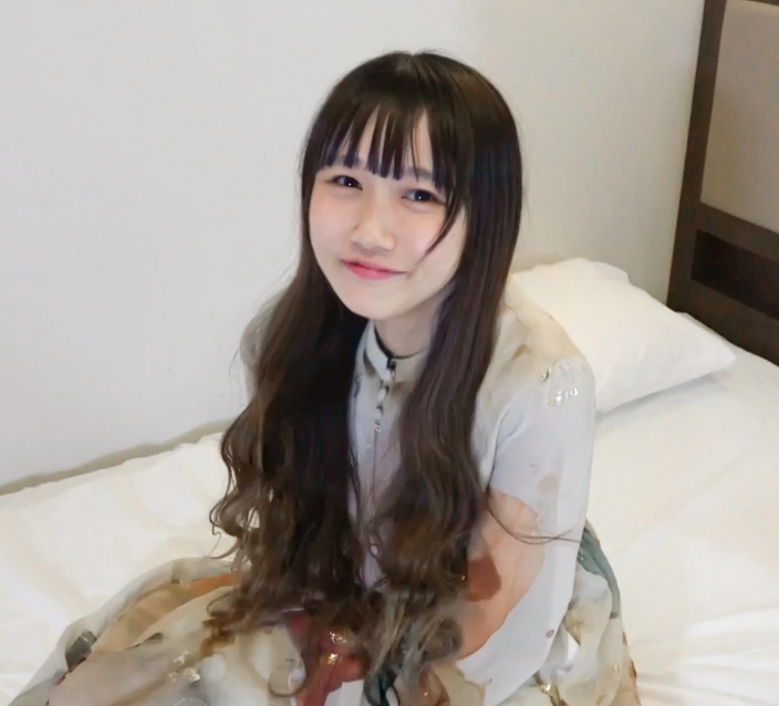 Uncensored full appearance 3 days only 1980 yen Let a pure JD girl who isnt used to men spread her butthole and run out of guns in the back