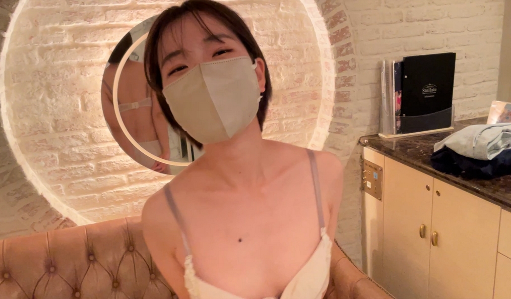 Extra Edition snonqyzj A 22-year-old college girl who looks good in shorts makes her writhe in agony with a persistent electric massager and thrusts a cock into her tiny pussy making her learn the shape of a cock