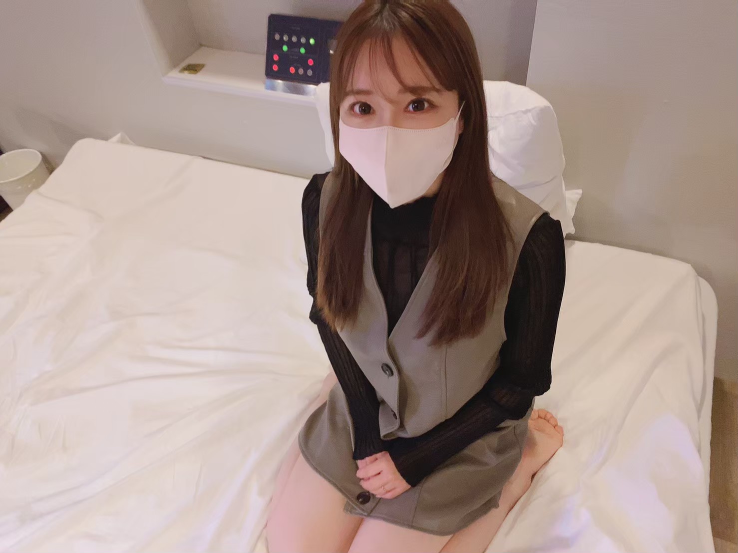 Erotic wife with vaginal hypersensitivity Eating the lonely pussy of her husband to the max Slender big-breasted wife faints in agony after having sex for the first time in a while Saaya 29 Review bonus included