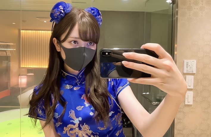 Mai-chan's latest work! There is a date scene! 2 consecutive creampies in Halloween cosplay! At the end, the erotic sperm licking