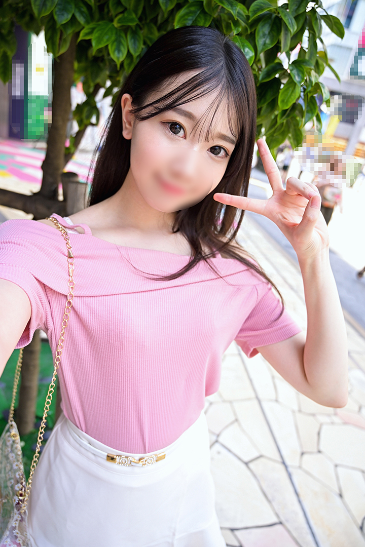 Limited A true idol-class transparent beauty same class erotic little devil who cant handle it raw has an adults cock thrust into her sex from the inside makes her cum so much that her ears turn bright red and cums inside