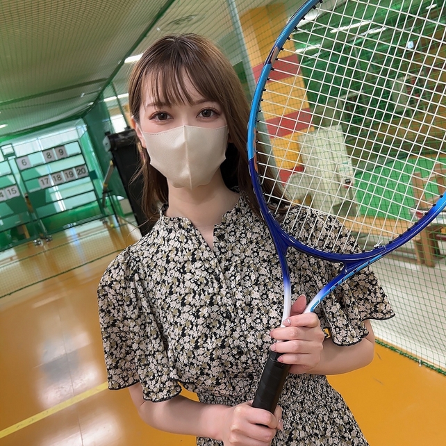 Her face is shown for the first time only for 3 days at the dental clinic She is a soothing slender beauty with excellent proportions and fine skin Her other face which is not shown in the slightest inside the clinic is a perverted woman who is greedy for pleasure