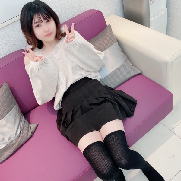 Its only been a month since I graduated from being a JK who came to Tokyo from Tokushima the diamond in the rough Imio-chan is a simple and innocent girl I cum twice in Noko