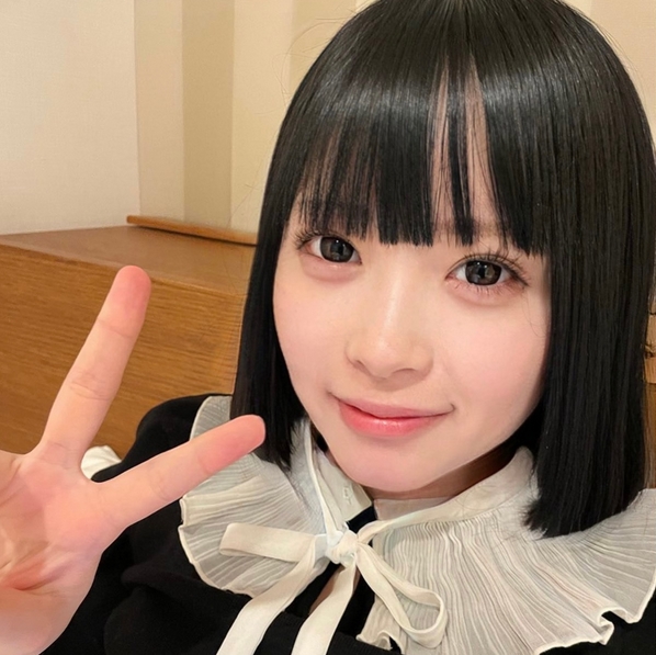 Absolute beauty Yuna-chan surprises with a large amount of ejaculation in her mouth