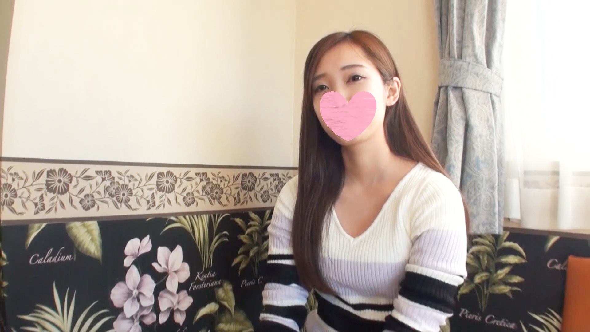 Uncensored Cheeky and cute junior girl who makes a disgusting face to a disgusting old man and squeezes a lot of semen with amazing techniques