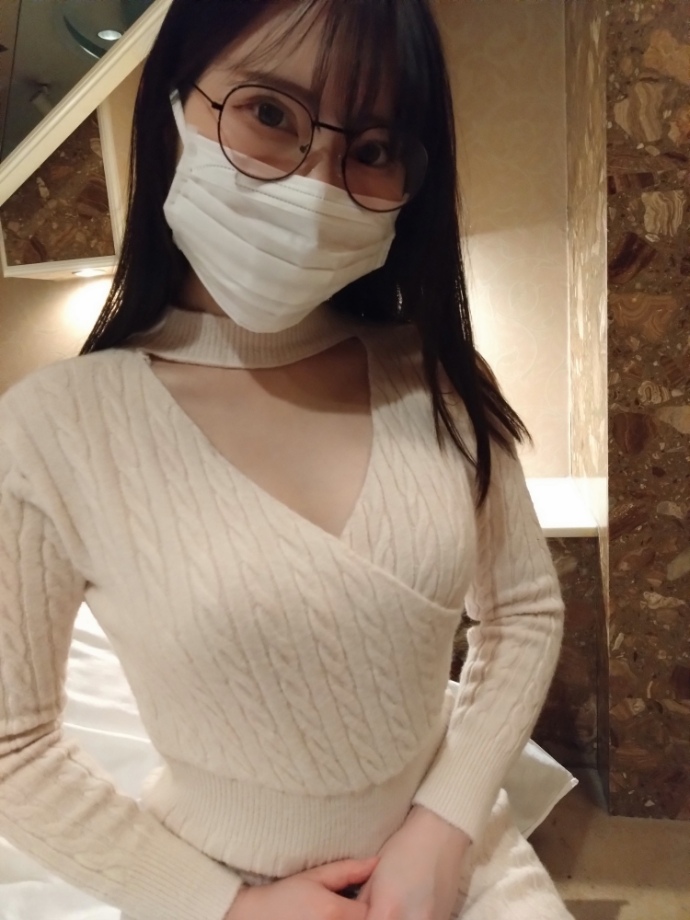 Individual Shooting A Fair-Skinned Glasses Girl With Natural Big Tits Earning Pocket Money For Her Hobby Survival Game