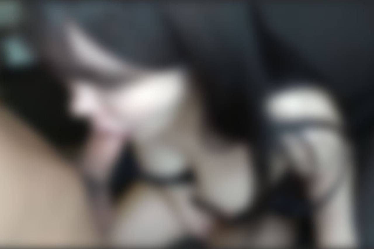 [Gonzo] [Face showing] [Creampie] A married woman who works at a wedding hall pretends to be a perfect housewife who takes care of her husband and his wife while also working and taking care of her appearance.