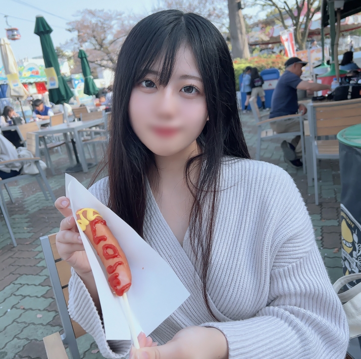 A female college student with distorted sexual habits transforms as soon as the school is over for 3 days with her face exposed She is shy in a closed space but boldly indulges in the pleasure of exposure A perverted woman who wants to expose herself every day gets creampied twice in a row