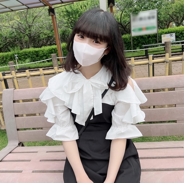  A curious sports woman with a small face who is too weak for pressure is brought to the bamboo forest and creampied in her immature body The cute moaning voice and pounding sound that echoes through the bamboo forest is irresistibly excited