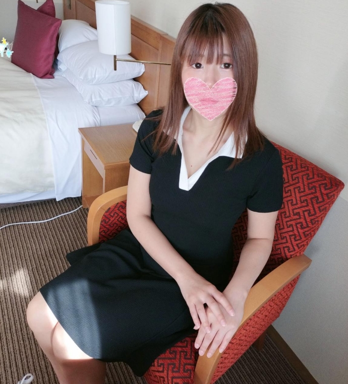 [Uncensored] Reunion for the first time in 4 years with the cute Ai-chan who doesn't suit her face and is very erotic ~ This time too, the man's desire for irresponsible impregnation won't stop... Ai (25 years old)