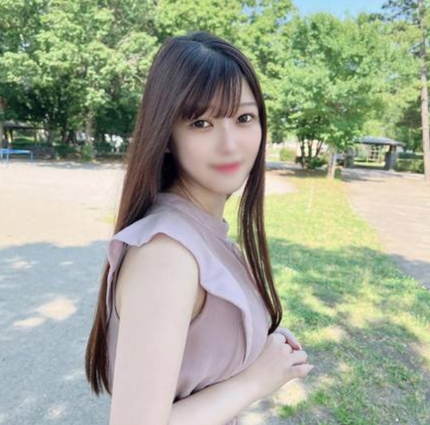 A neat woman with a gentle and ladylike E cup slutty breasts and a slutty ass Even though she doesnt seem like a college student she squeezes her genitals with her plump big breasts and cums while feeling the interchanging body fluids