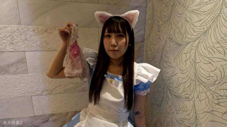 Momo 21 I to**ured the shaved pussy of a beautiful cafe clerk with an electric massager and a sucker making her cum to the limit and creampied her