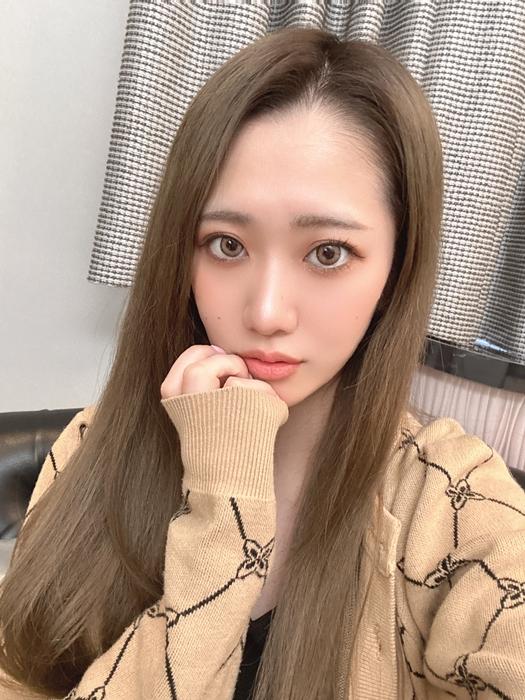 Emi a former model with a slender body of 170 cm and beautiful butt and legs loses her reason due to the intense sex in 7 positions in total and we have created a toy that will even give you a cleaning blow job begging for creampie