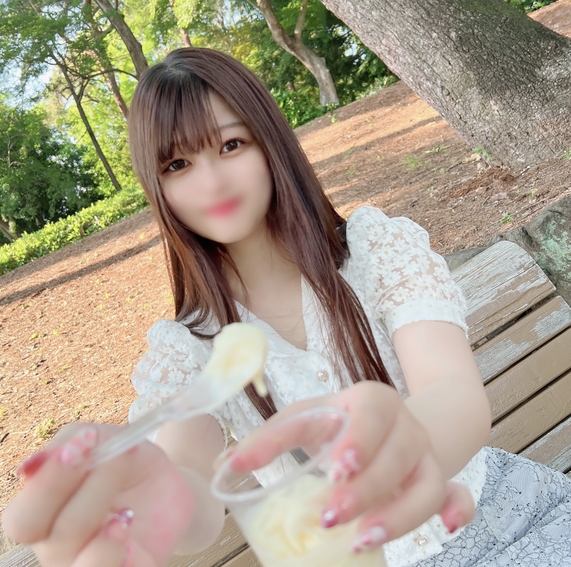  A neat female college student with a gentle and melting natural body and an E cup Contrary to her ladylike appearance she sways her beautiful breasts and accepts pleasure with her obscene heart and cums in her mouth and creampie
