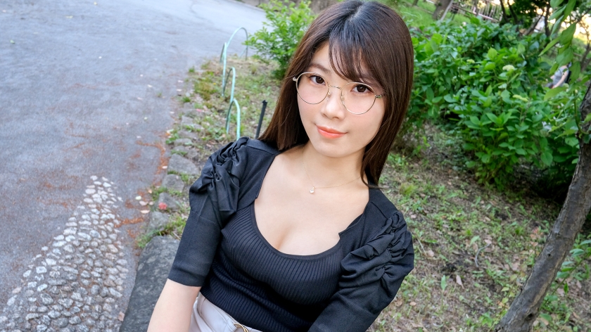 [Erotic nurse with glasses in fishnet stockings] I like perverted men'' A super angry perverted nurse who looks serious, but on the inside she's sullen and lewd. She's so horny and greedy that she invites men out on her own. She's nervous. Maybe it's because she's wearing it, but she's sweaty and stuffy, which makes her even more erotic.In addition to that, the fishnet stockings she wears are so erotic that you can't help it.Her fishnet stockings... It's worth watching just to see her butt and thighs. If you like perverted nurses, you should watch it. Wouldn't it be great if the nurse at the hospital you went to was a pervert? [First shot] AV application online AV experience shooting 2238