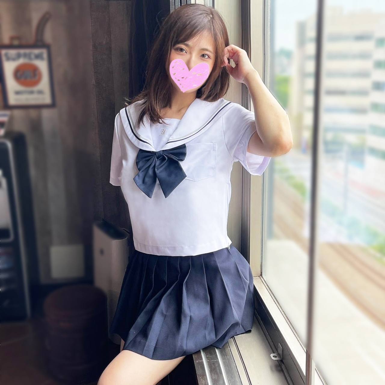 An S-class beauty that will make anyone's heart flutter! A gorgeous G-cup big-breasted gravure idol and an innocent uniform costume have intense creampie sex!!