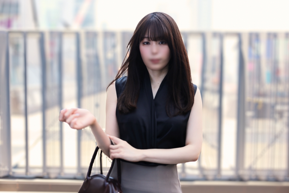 "I'm going to make you pregnant now" A crazy NTR video letter dedicated to my husband A life was born in the womb of my tall newlywed wife Yui (29) [Review bonus]