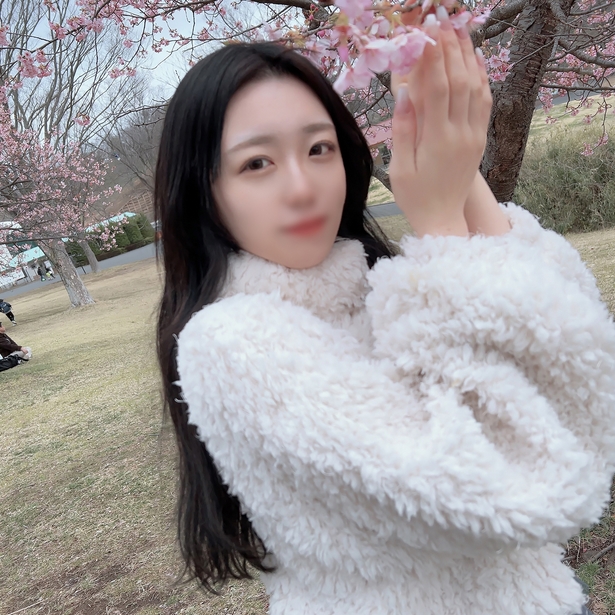 A current female college beauty who attends a national university and works at a cafe has black hair and is modest but in fact she has a strong sexual desire She has a neat gap and is covered in shame and serious juices and cums twice in a row