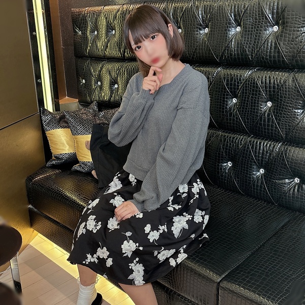 The face of a fair-skinned neat and ladylike office worker in short shorts is cummed twice in a row into the hairless pussy of an erotic beauty whose face is in disarray