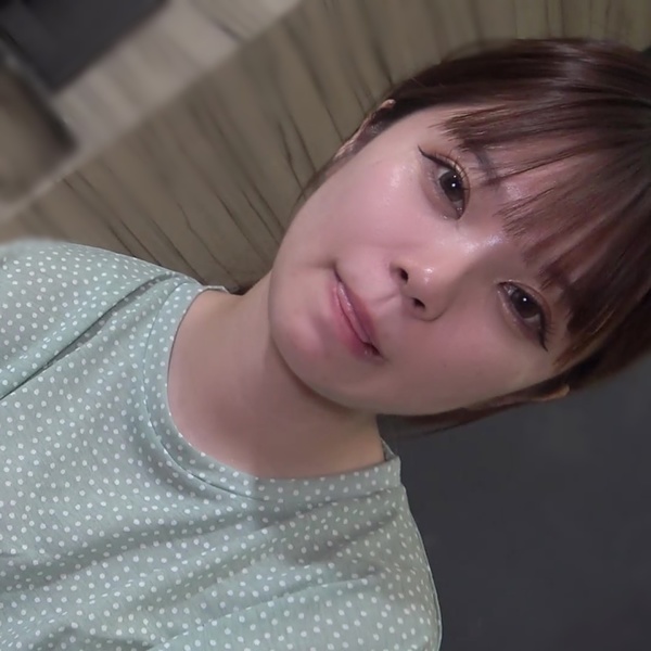 Shizuku-chans first photoshoot after being out of touch even though she was reluctant to do so