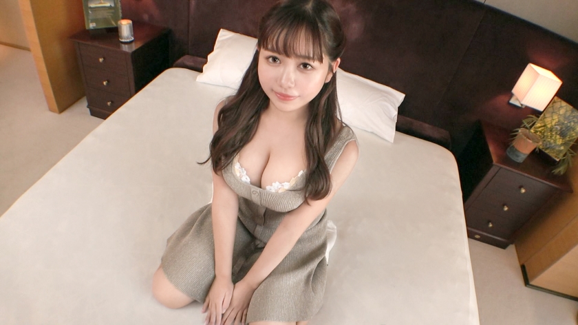 [Beautiful Big Breasts Titty Fuck] [Little Devil-chan] A half-faced beautiful girl with a natural birthmark and 100% cuteness. Her loving smile turns into a tearful expression with a pleasure you've never experienced before, and every time she uses a fluffy G cup to tit fuck you. Must-see natural beautiful big breasts that sway freely [First shot] AV application online AV experience shooting 2098