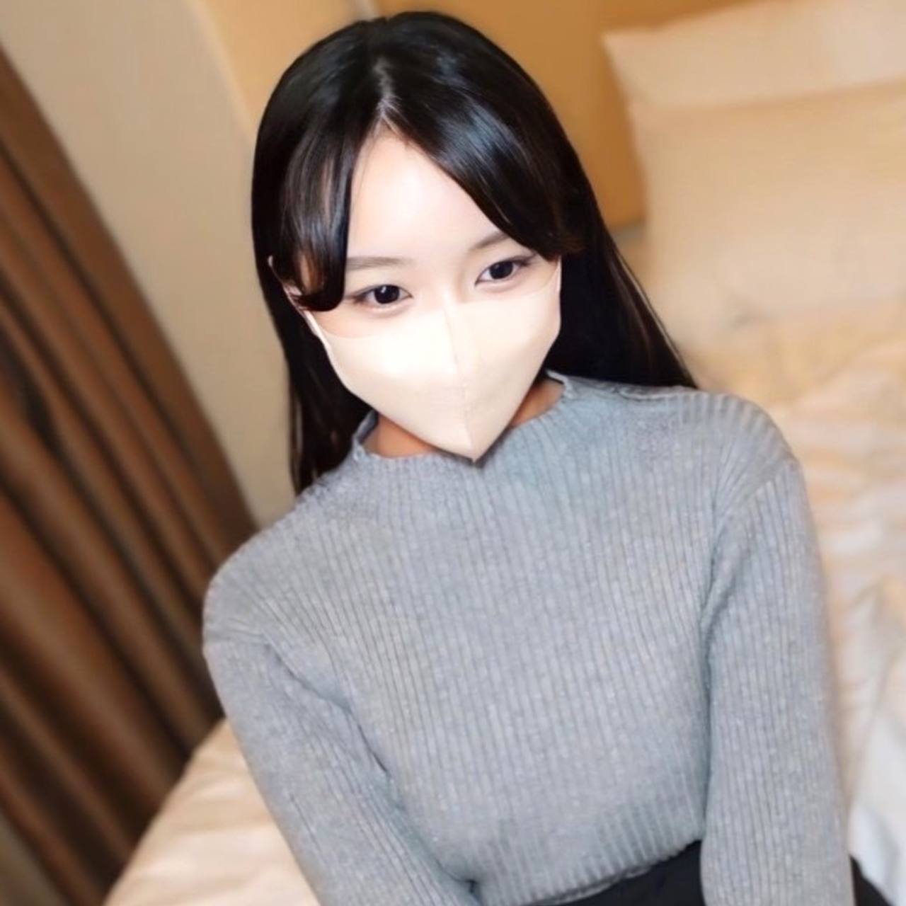 "Special price for now only'' A woman who is withdrawn because she is afraid of crowds tells me that she is lonely and wants to be alone rather than talking in a crowd, so she says that she wanted me to cum inside her.A shy and nervous woman who is lonely and in agony. 80 minute story