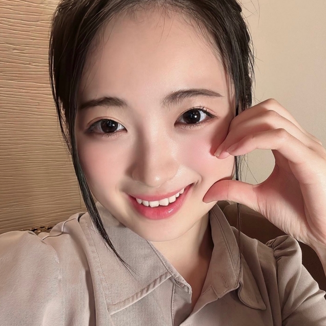 First shot Ultra-rare foreign CA high-quality beauty Emi-chan 21 years old After fully enjoying her 8-headed and outstanding body in the side and back positions she ejaculates in large quantities and fills her uterus with thick sperm Creampie